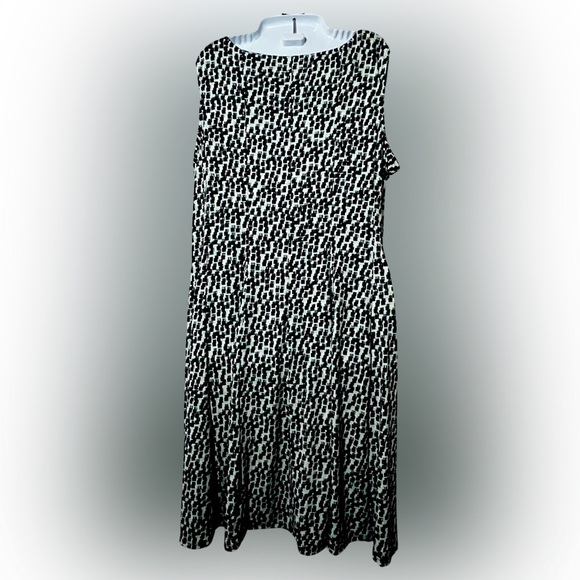 💥HOST PICK 💥 EUC Women's Printed Sleeveless Sheath Dress Size 14 - Picture 2 of 4